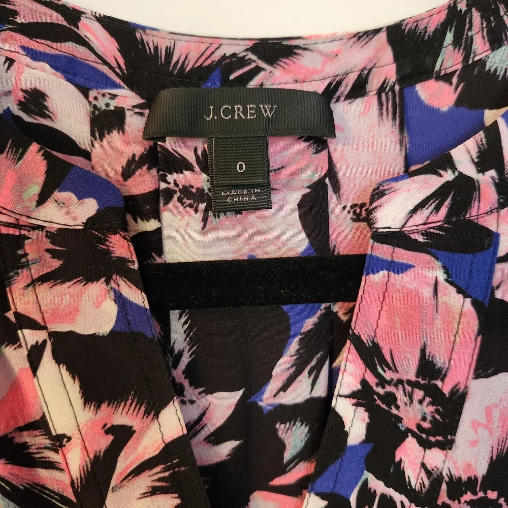 J. Crew Women's Blouse, 100% Silk, Pink & Blue Floral Cap Sleeve V-neck Sz 0 EUC